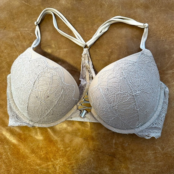 Victoria Secret Bras - Picture 2 of 5